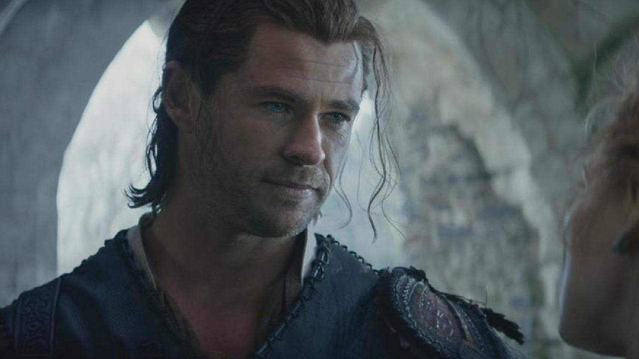 First Look: Chris Hemsworth and Charlize Theron Clash in 'The Huntsman ...