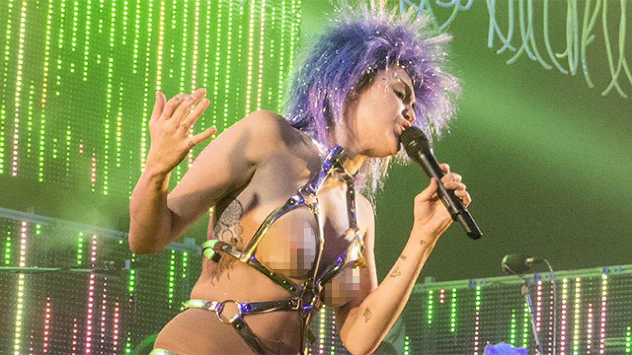 1280px x 720px - NSFW! Miley Cyrus Gets Naked - Kind Of - On Stage for First 'Dead Petz'  Performance | Entertainment Tonight