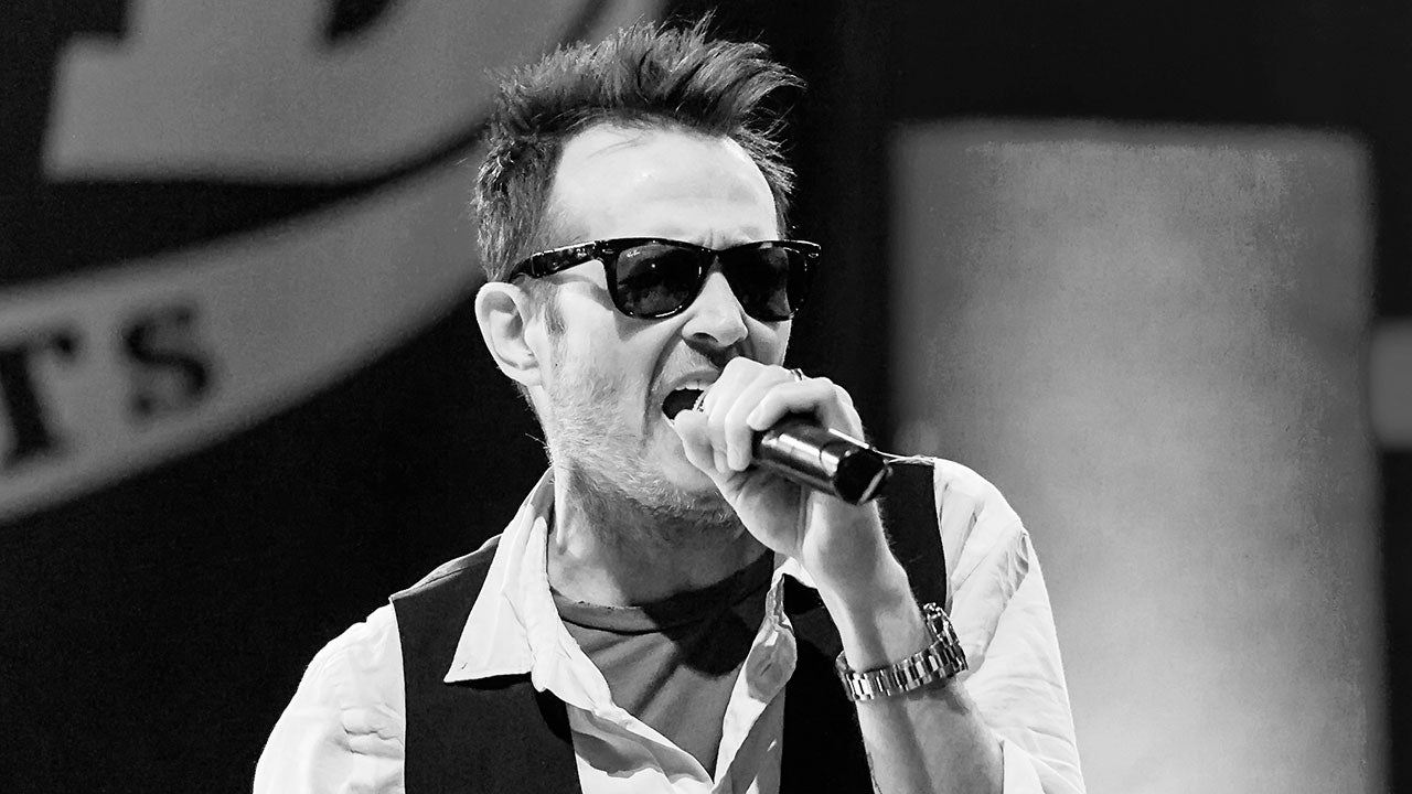 scott-weiland-former-lead-singer-of-stone-temple-pilots-dead-at-48