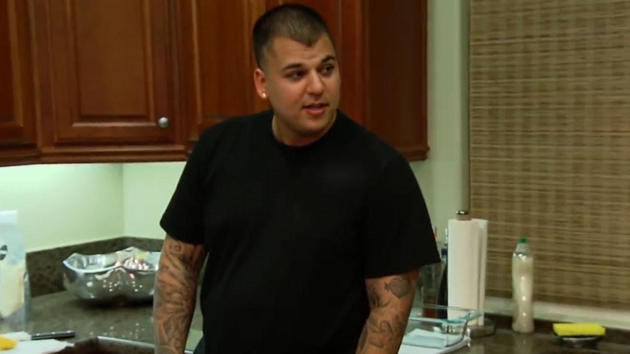 EXCLUSIVE: Rob Kardashian Living on His Own as Family Worries About His ...