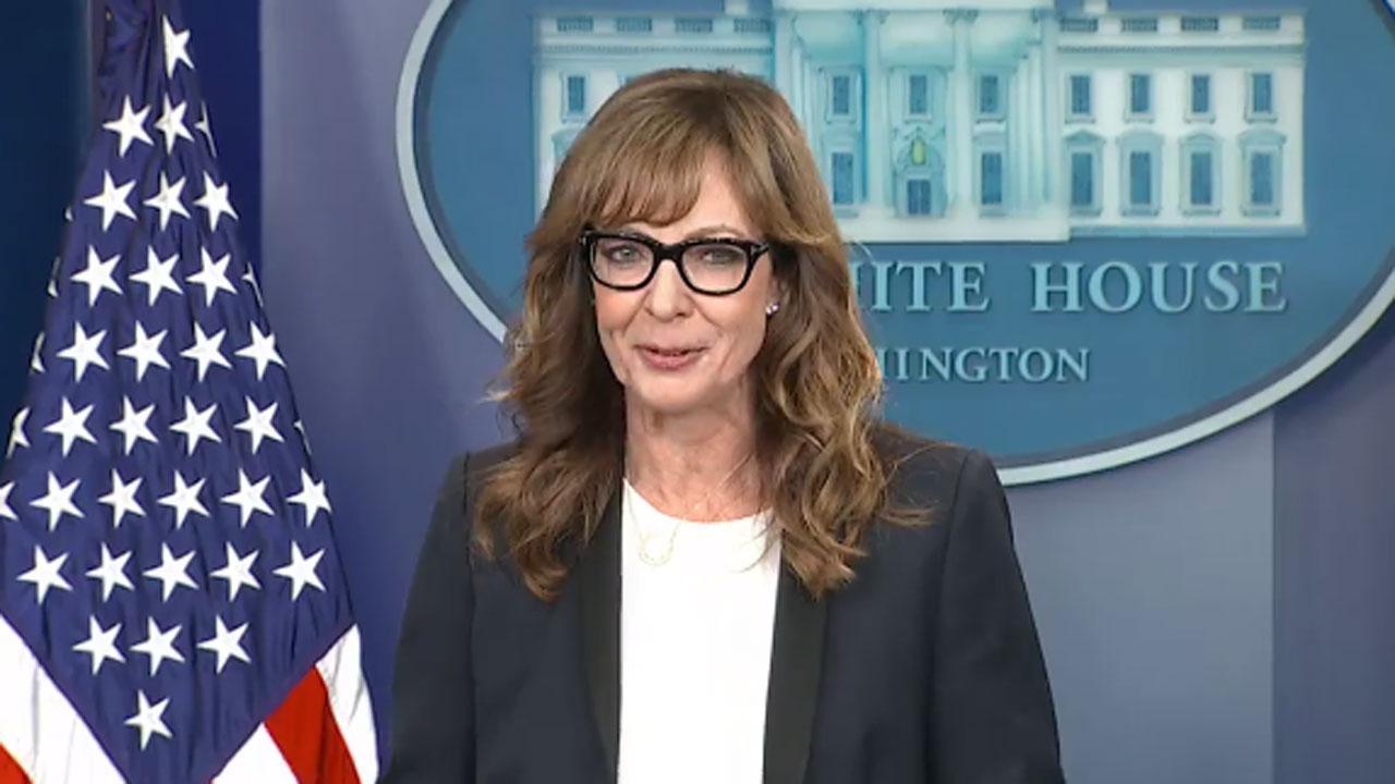 'West Wing' Star Allison Janney Returns to White House and ...