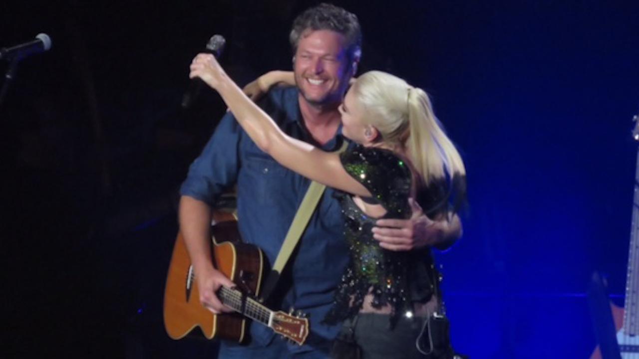 Watch Gwen Stefani And Blake Shelton Sing A Duet That Melts Our Hearts Entertainment Tonight 