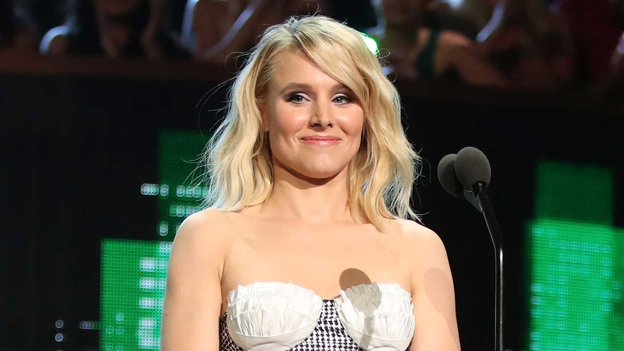 Kristen Bell Doesn't Need a Teleprompter, Saves Speech at People's