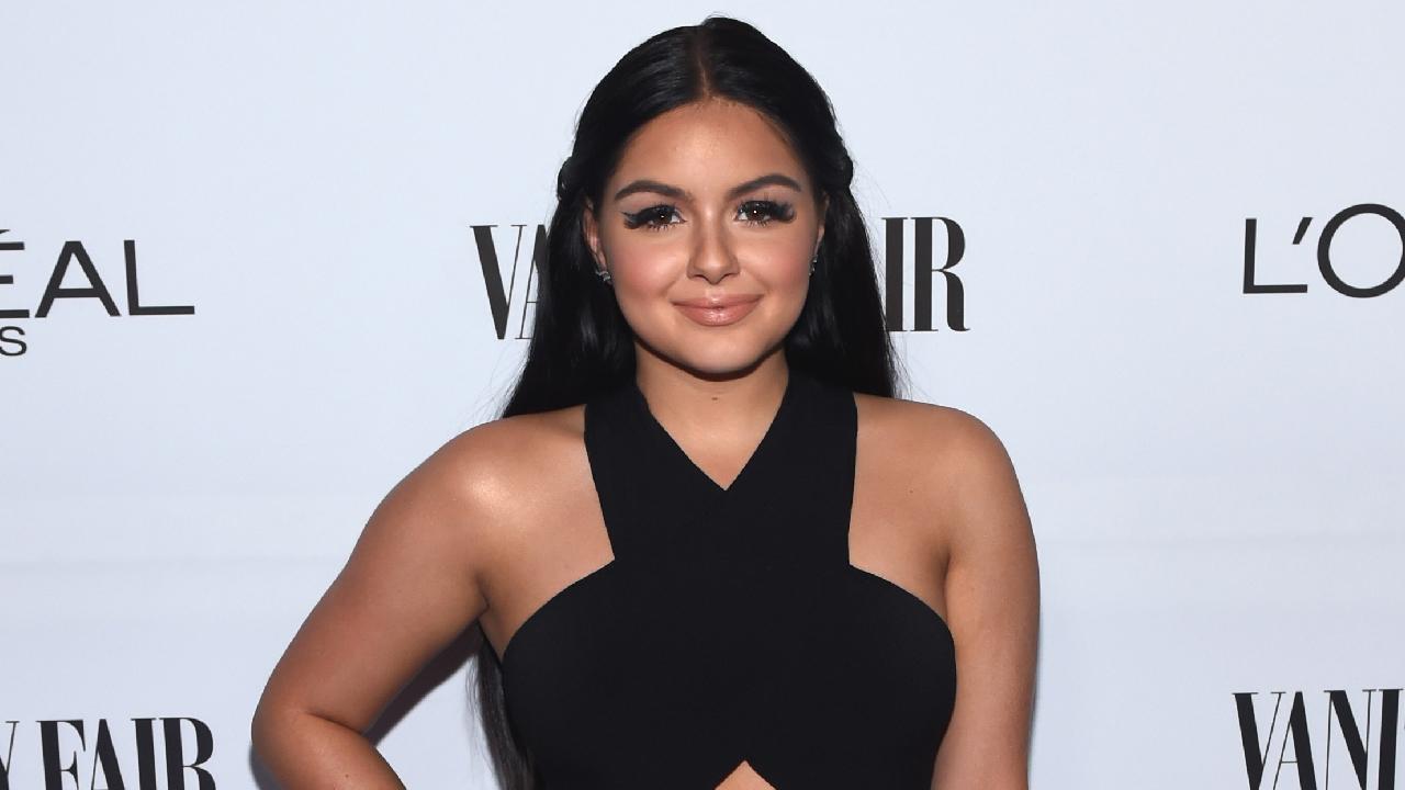 Ariel Winter Shows Off Her Stems In Sexy Halter Ensemble Pics Entertainment Tonight 0375