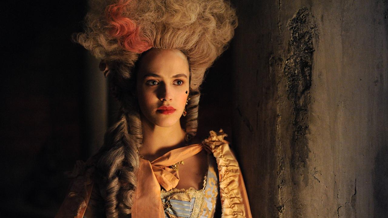 Exclusive Jessica Brown Findlay Puts Downton Abbey Behind Her With Seductive Harlots Role