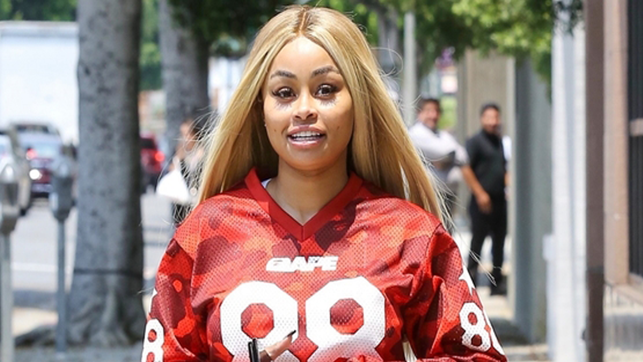 Blac Chyna Steps Out in Daisy Dukes Just Days After Restraining Order ...