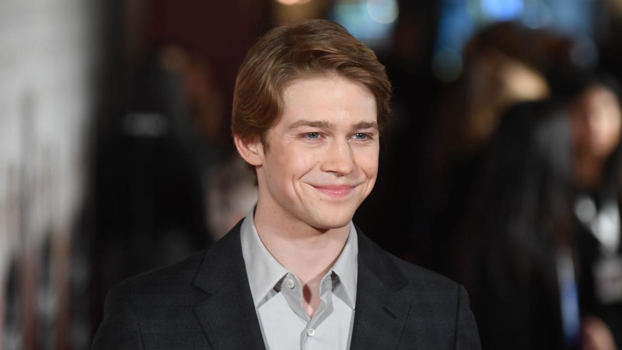 joe alwyn prada