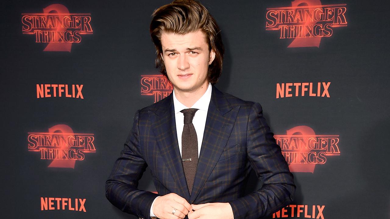 Джо кири биография. Joe Keery. Стив Харрингтон актер. Джо Кири главный герой. Джо Кири сейчас.