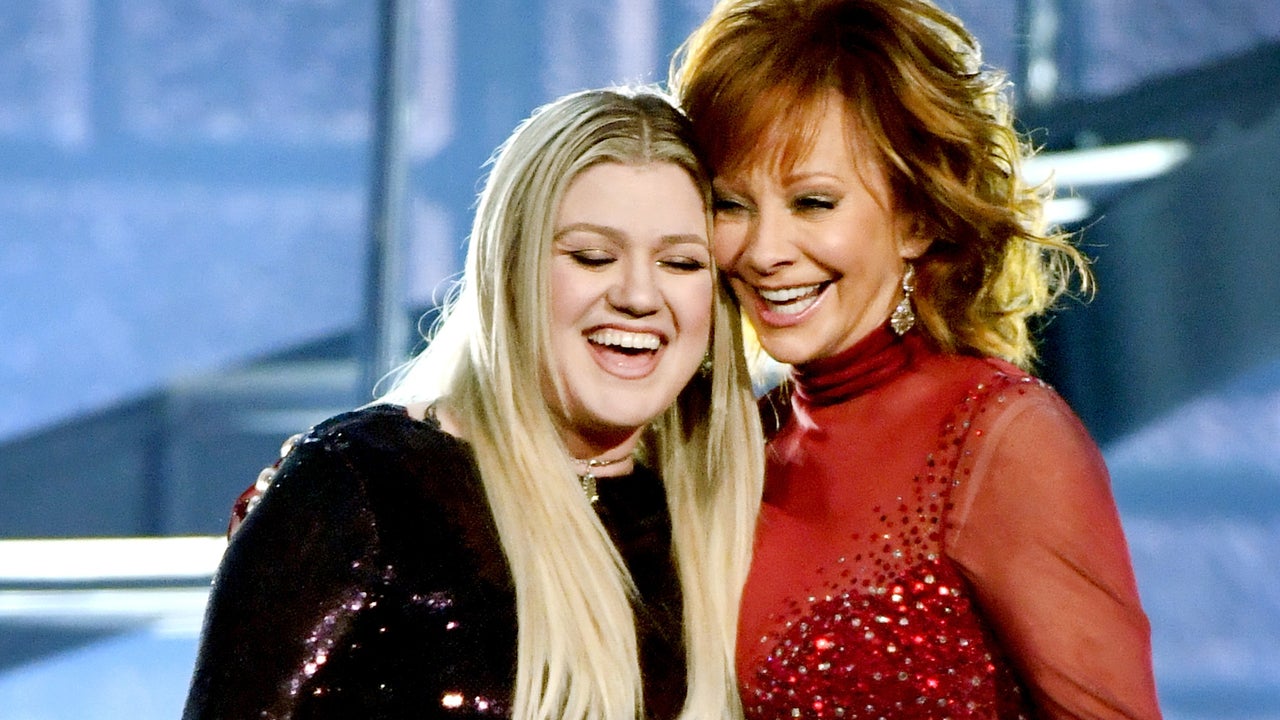 Reba McEntire and Kelly Clarkson Team Up for ACM Awards Duet ...