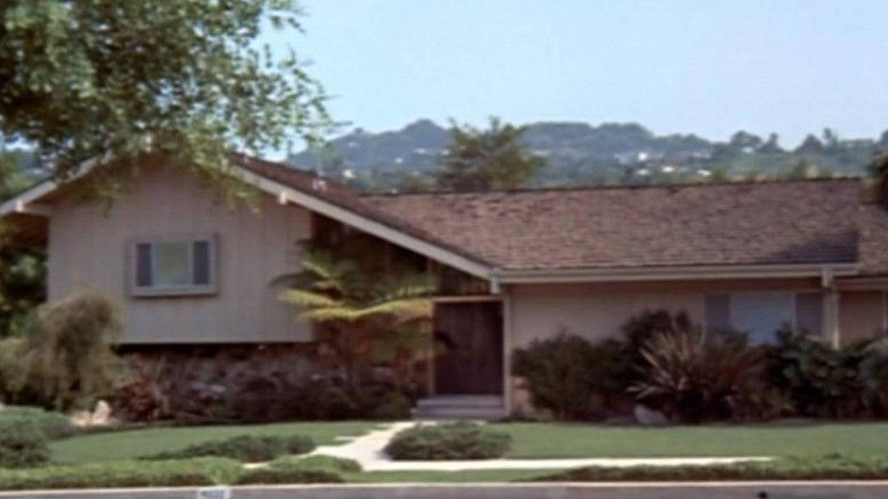 See Inside The Iconic Brady Bunch House Entertainment Tonight 7197