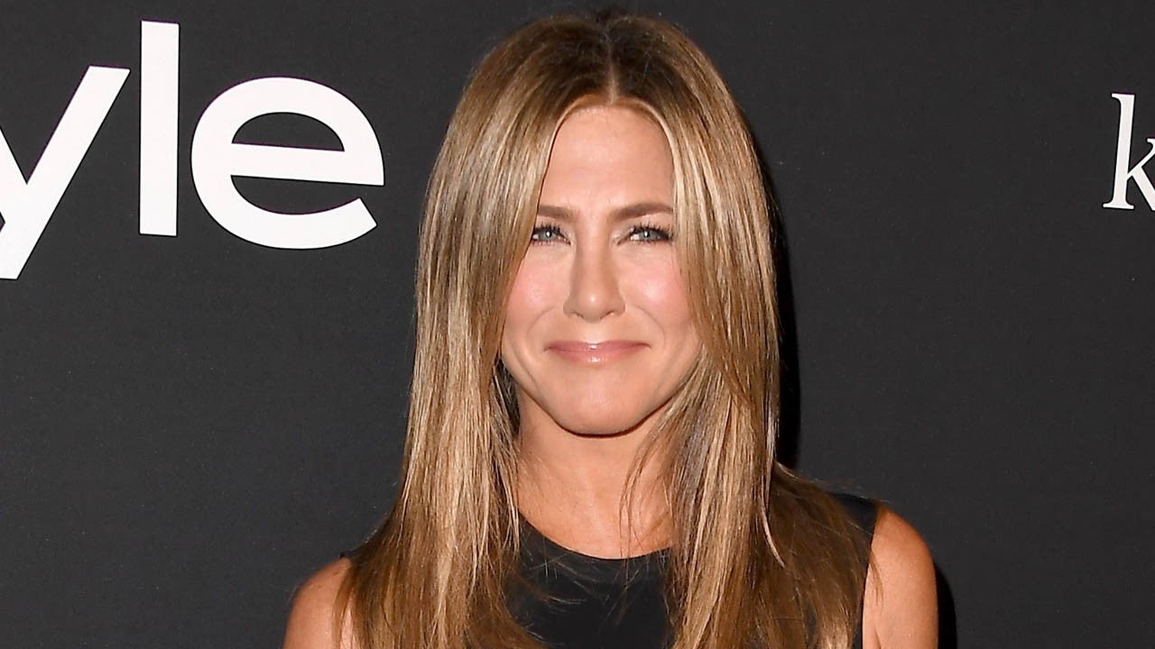 Jennifer Aniston 'Burst Into Tears' After Recording Song With Dolly ...