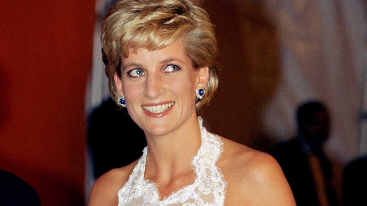 Princess Diana's Never-Before-Seen Portrait on Display at Kensington ...