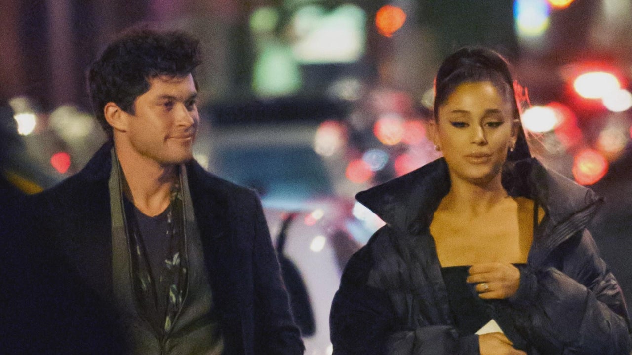 Ariana Grande Reunites With Ex Boyfriend Graham Phillips For Nyc Dinner Date Entertainment Tonight 9064