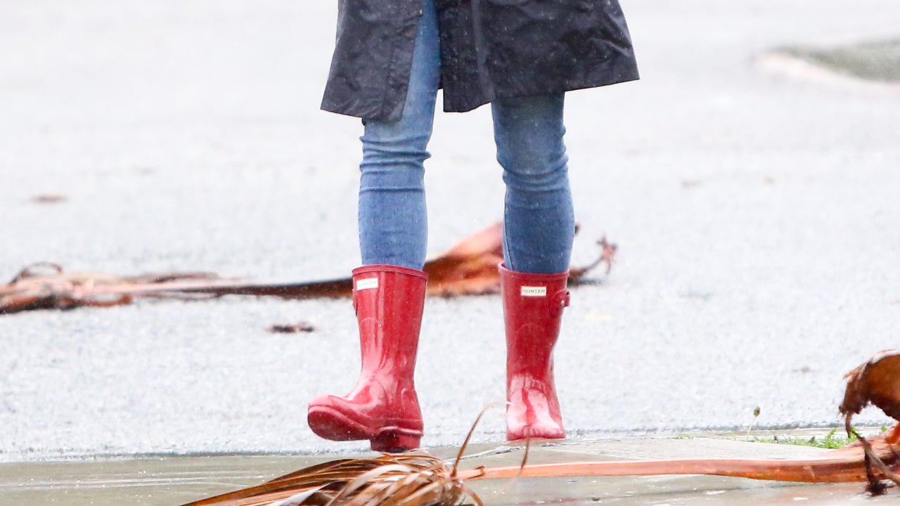 red hunter rain boots sale