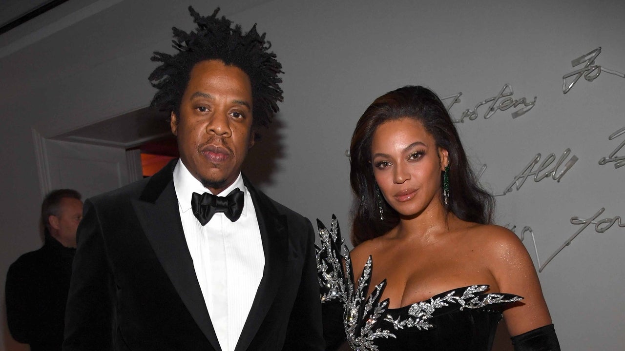 JAY-Z Snatches Man's Phone For Seemingly Trying To Film Beyoncé At ...