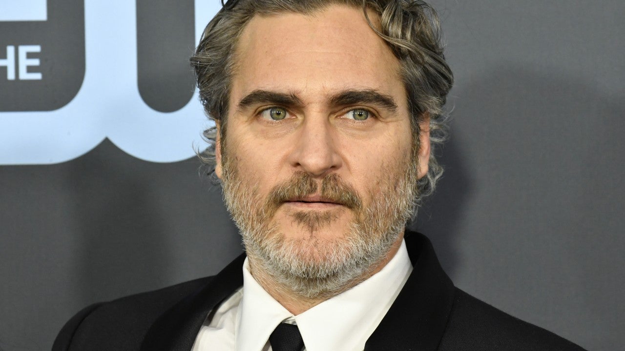 Joaquin Phoenix Keeps His Promise By Rocking Same Tux to Golden Globes ...