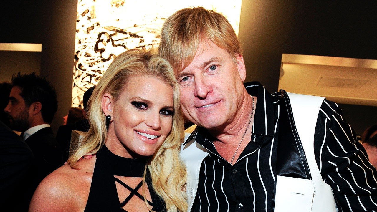 Jessica Simpson Recalls Dad Bringing A Male Model She Didn T Know To Her And Eric Johnson S Wedding Entertainment Tonight