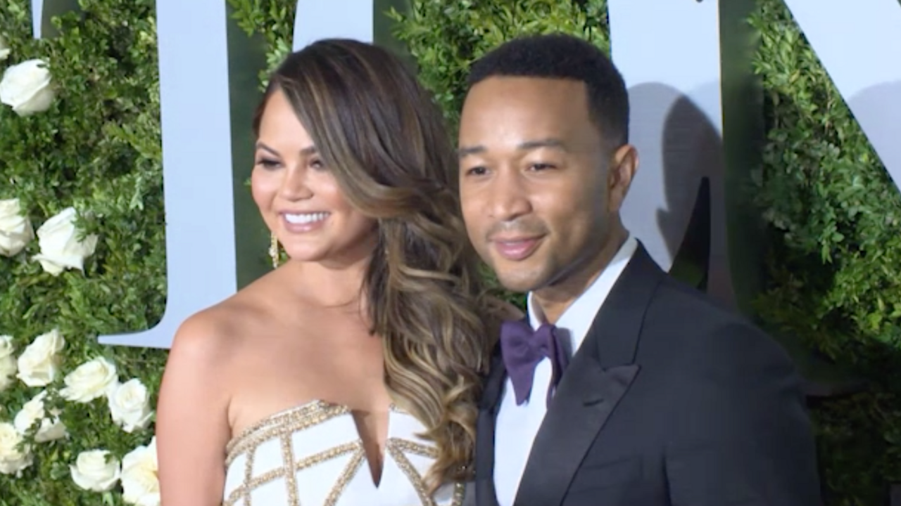 Watch Chrissy Teigen Play a Song With Her Butt on John Legend’s Piano ...