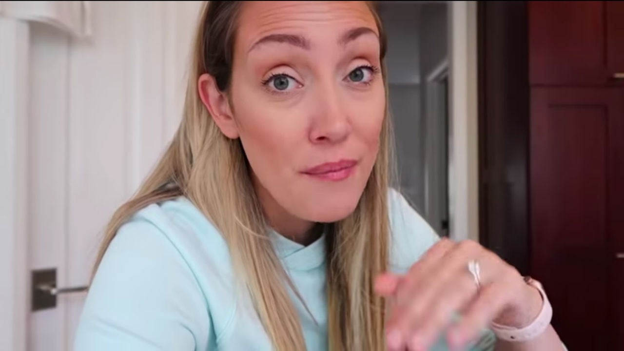 Youtube Star Myka Stauffer Apologizes Explains Decision To Rehome Her