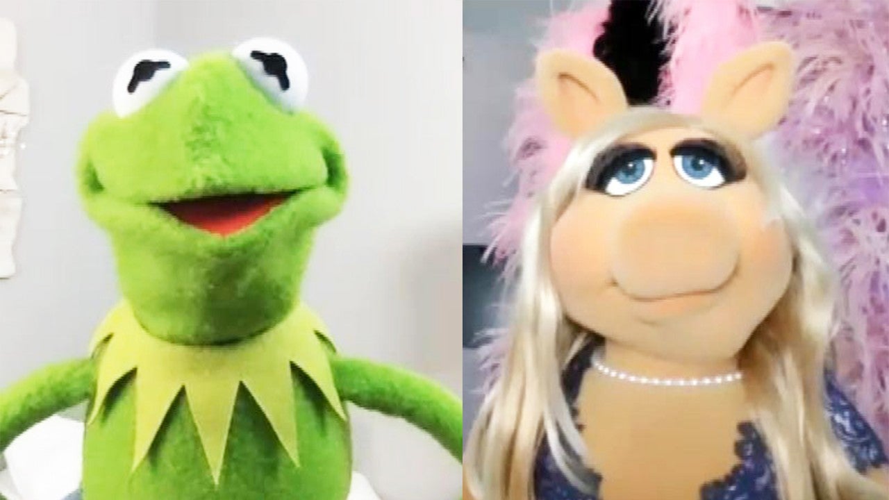 Miss Piggy And Kermit Reveal Their Favorite Holiday Songs Ahead Of The