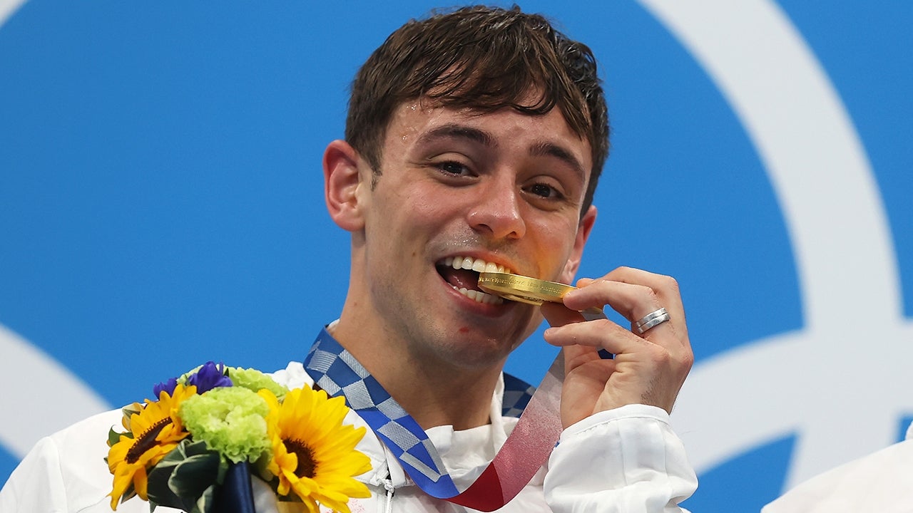 Tom Daley Proud to Be 'a Gay Man and Also an Olympic Champion’ After Earning First Gold Medal