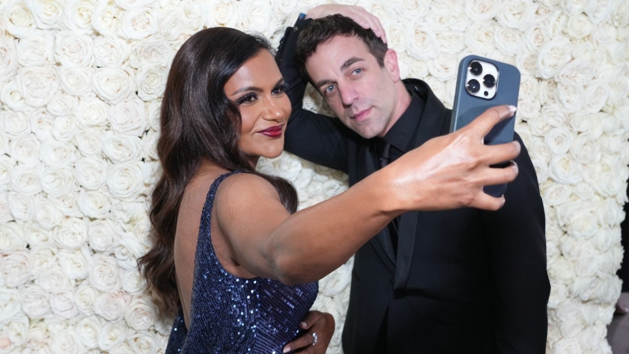 Mindy Kaling, BJ Novak's Selfie Has Fans Of 'The Office' Going Wild ...