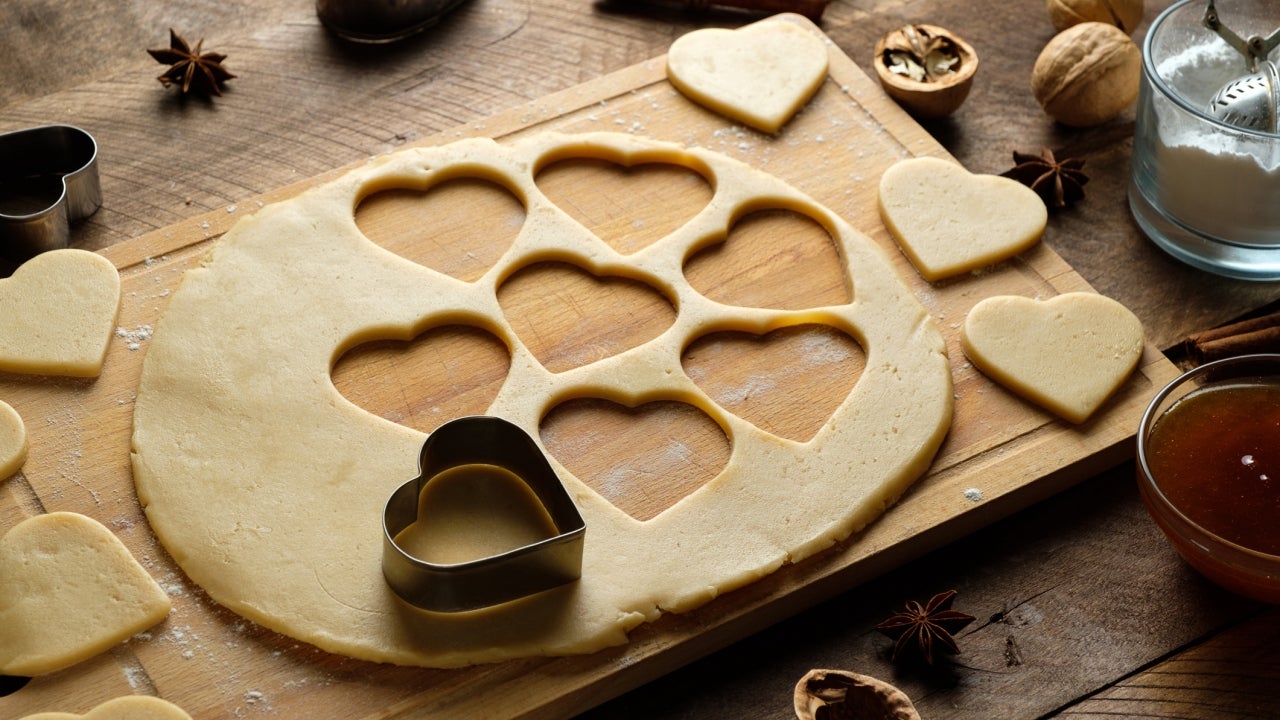 20 Best Valentine's Day Gifts for Home Cooks in 2023: Shop Bakeware