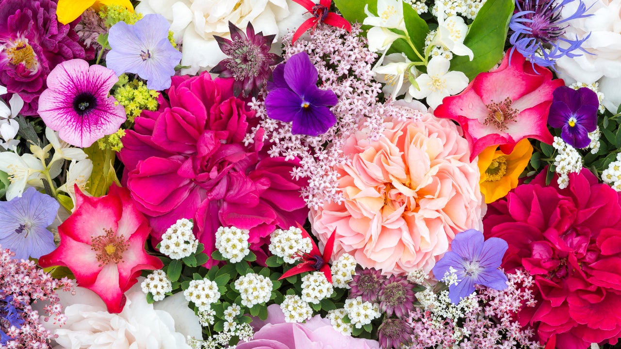 The Best Deals on Mother's Day Flowers You Can Still Get in Time to Make Her Day