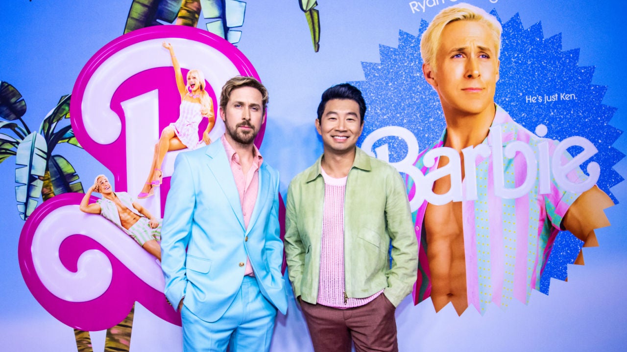 Ryan Gosling and Simu Liu Have Awkward Moment During ‘Barbie’ Photo
