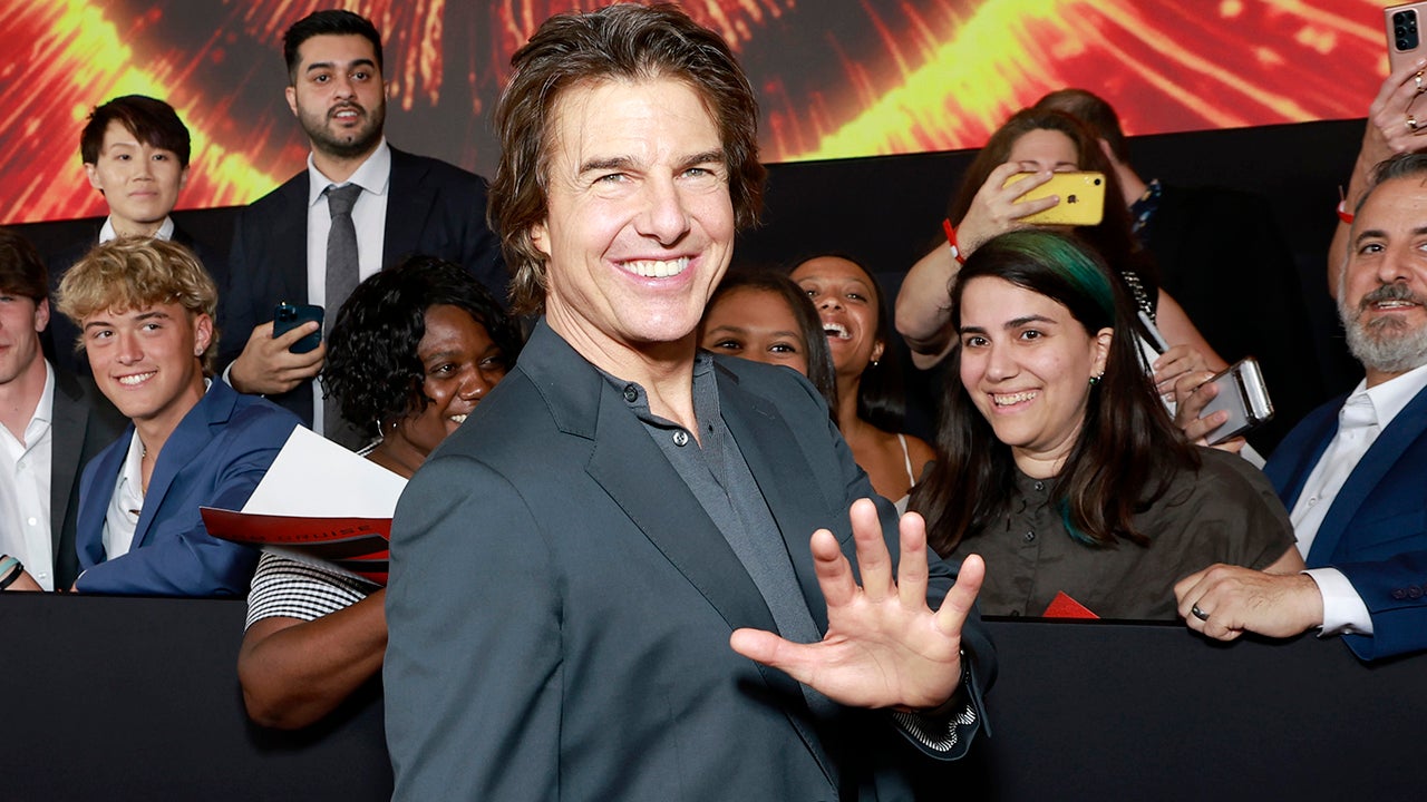 Photo of Tom Cruise Reacts