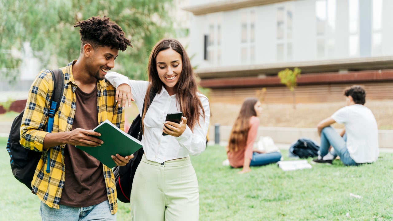 The 17 Best Back-to-School Clothes Sales for Students of All Ages