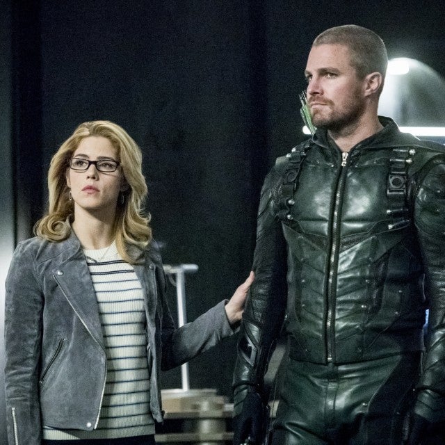 Arrow Stephen Amell Emily Bett Rickards