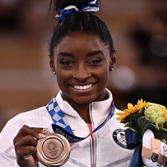 Simone Biles Exclusive Interviews, Pictures & More Entertainment