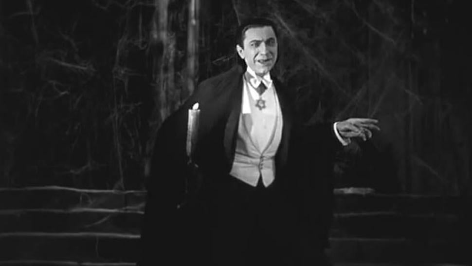 Restoring 'Dracula' To its Fangtastic Glory | Entertainment Tonight