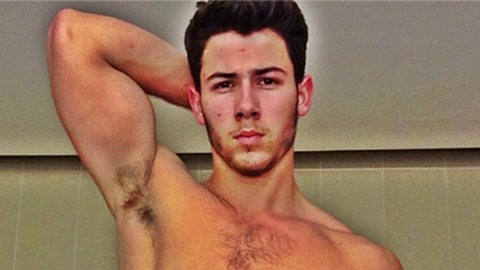 Nick Jonas Explains His Viral Shirtless Selfie | Entertainment Tonight
