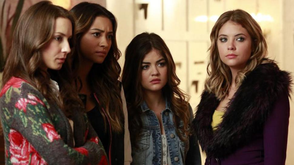 Lucy Hale Teases Major 'PLL' Premiere! | Entertainment Tonight