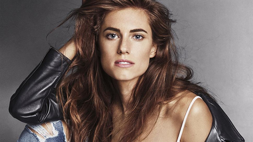 Allison Williams Goes Topless Shows Off Insane Six Pack Abs In Harper 0855