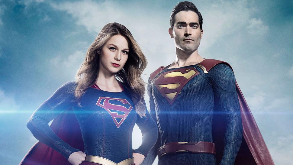 Supergirl First Look Is Tyler Hoechlin The Sexiest Superman Ever Check Out His Costume Debut