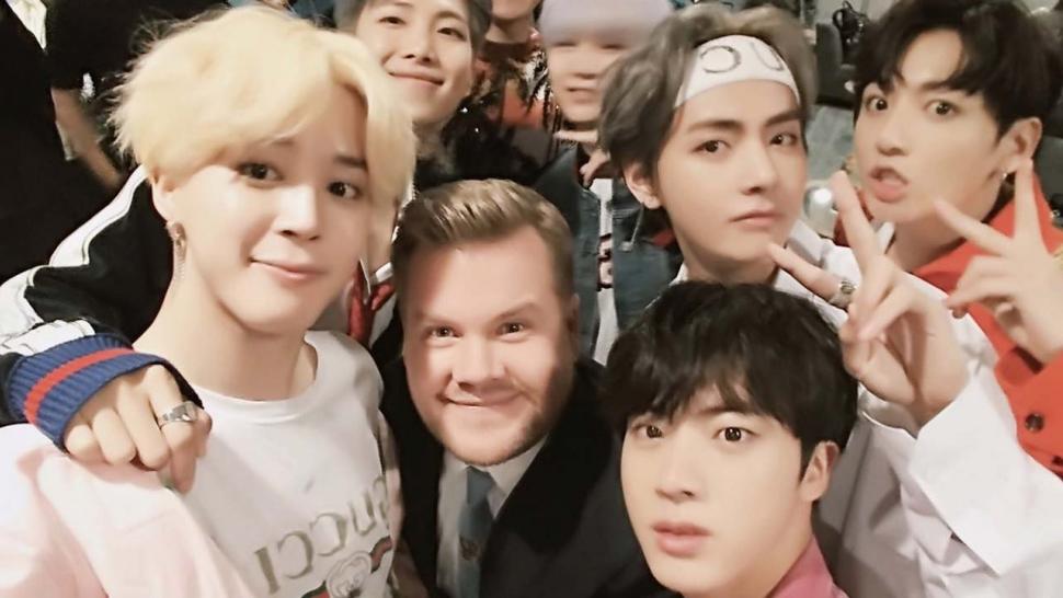 Lille bitte brændt Mudret BTS Facetime With Fans' Moms While Making the Late Night TV Rounds Ahead of  AMA Performance -- Watch! | Entertainment Tonight