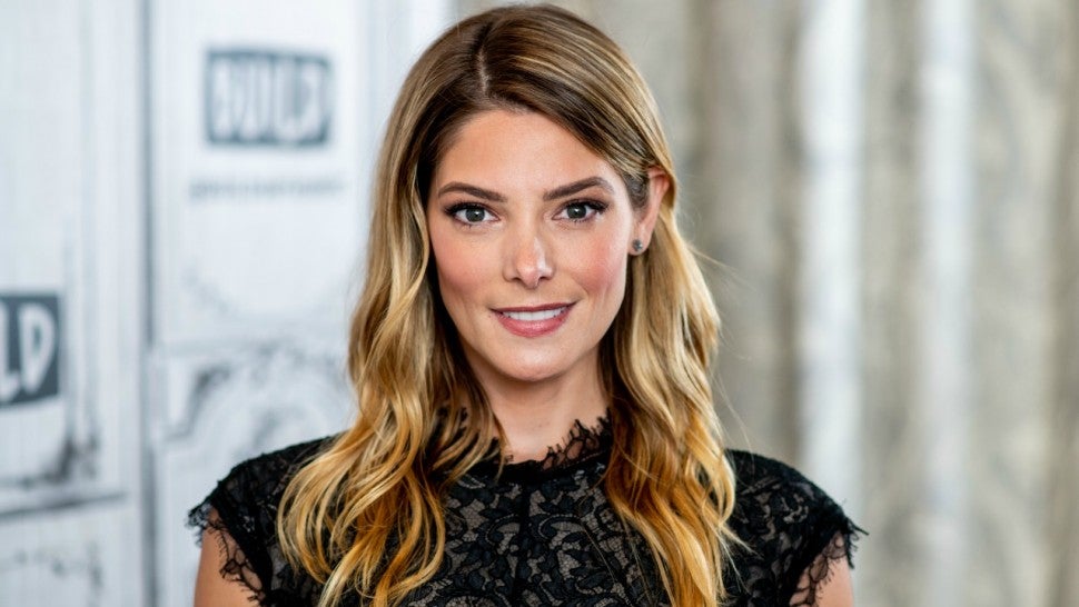 Hawaii Naturist Beach Sex - Ashley Greene Shares Naked Pic From a Nude Beach During ...