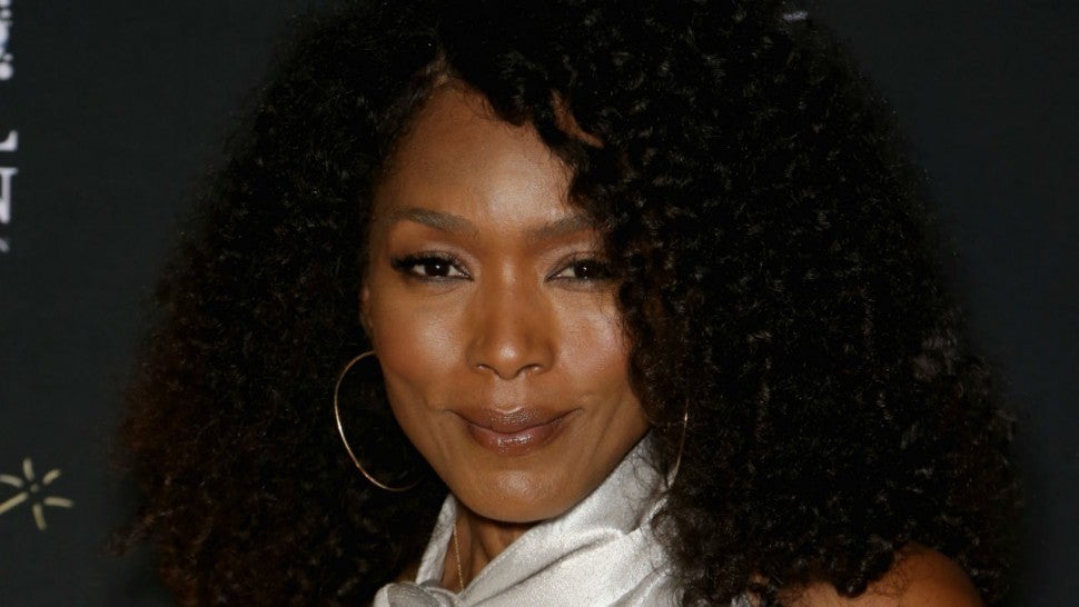 Next photo of Angela Bassett