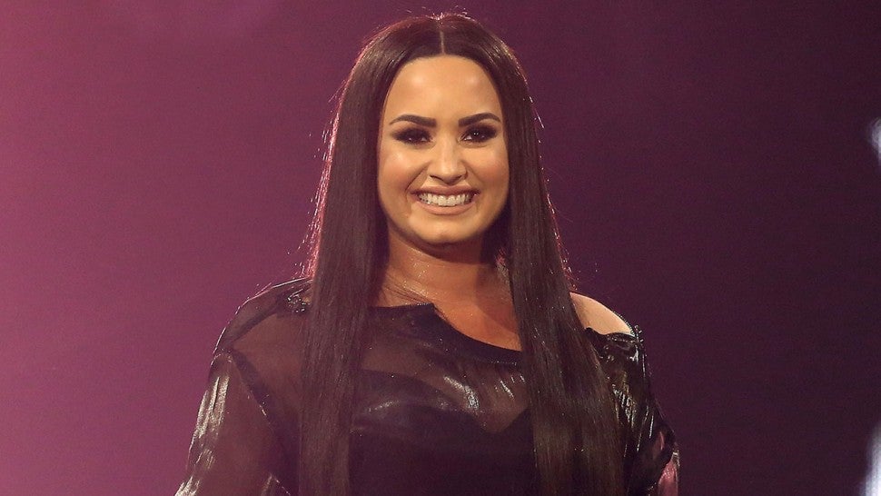 Demi Lovato Cuts Her Hair Short Into A Bob Entertainment Tonight