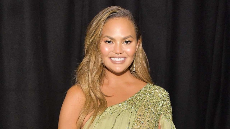 Chrissy Teigen Calls Out Man Tweeting About Taylor Swifts