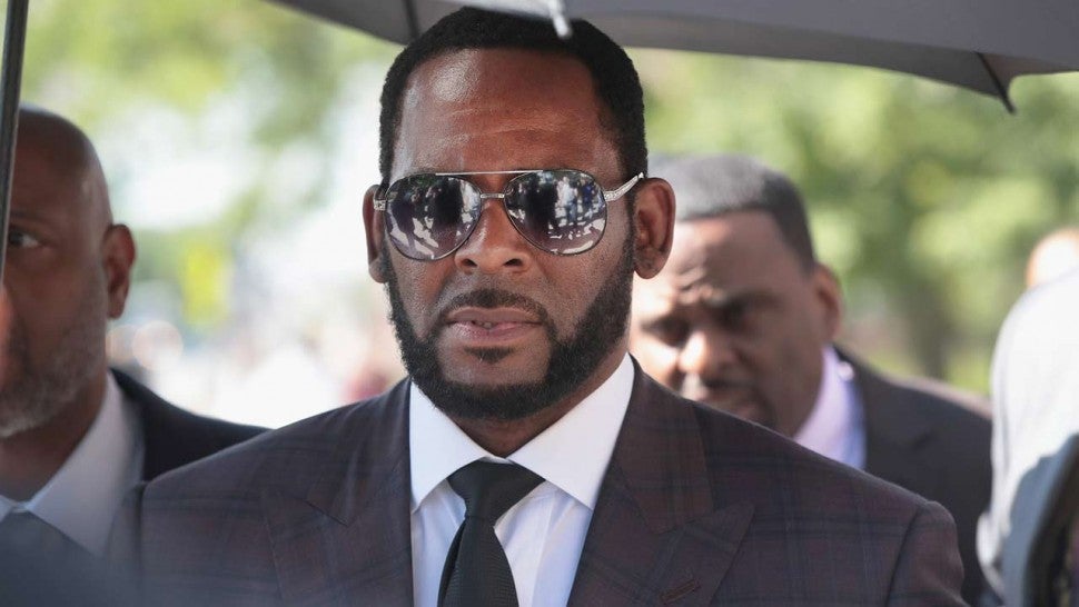 R Kelly S Girlfriends Fight Each Other On The Jailed