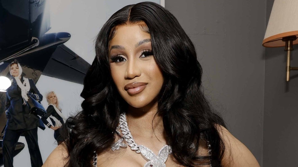 Cardi B Snaps Selfie On Her Way To Court-Mandated Community Service ...