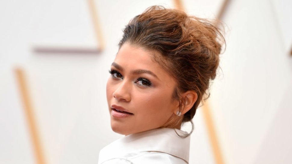 The Airwrap Dupe Behind Zendaya's Oscars Hairstyle Is 20% Off Right | Entertainment Tonight