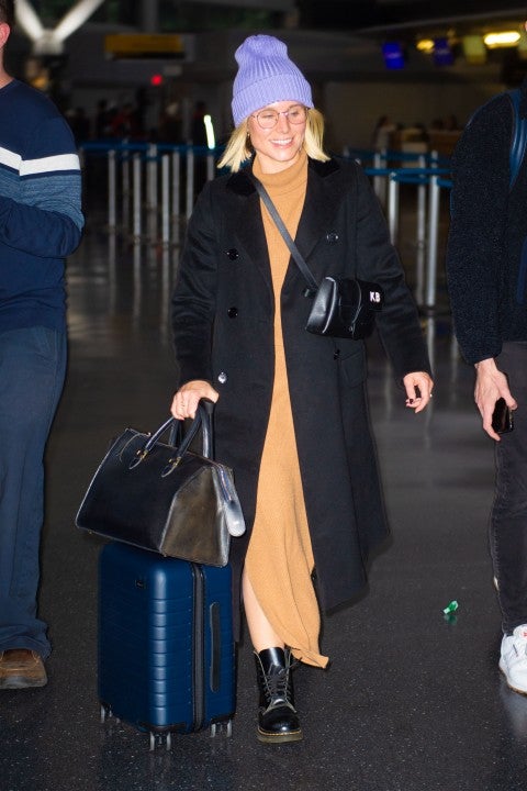Sofia Vergara rocks casual camo jeans and a Louis Vuitton purse