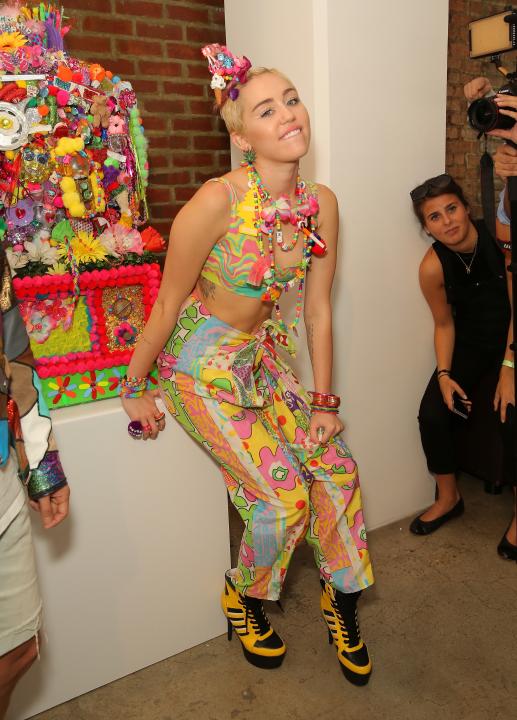 Miley Cyrus (and her abs) bring New York Fashion Week to a close
