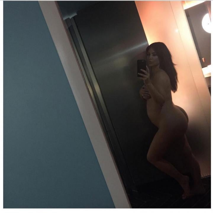 See Pregnant Kourtney Kardashian & Miranda Kerr Bare Their Baby Bumps