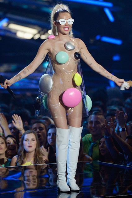 Miley Cyrus hosting the 2015 VMAs | Entertainment Tonight